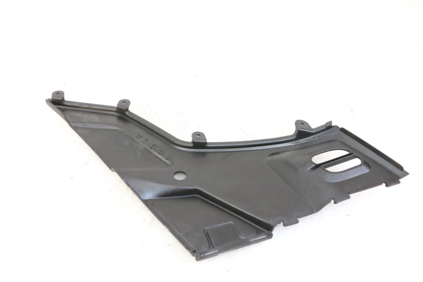 photo de UNTER SITZ VERKLEIDUNG LINKS KYMCO PEOPLE S 125 (2000 - 2008) - Zoom auf Gebrauchszustand