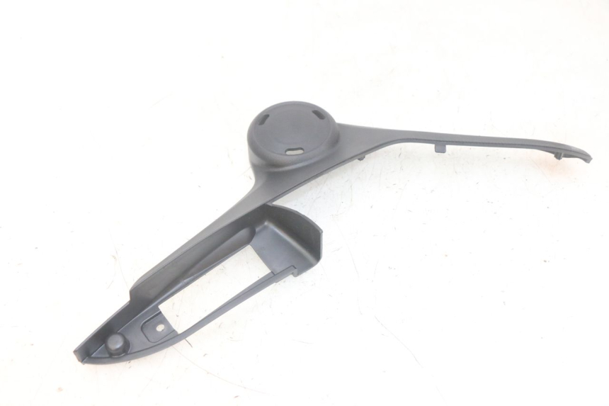 photo de UNTER SITZ VERKLEIDUNG LINKS PIAGGIO MP3 HPE 300 (2019 - 2026) - Technische Nahaufnahme