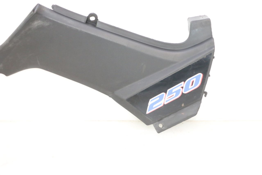 photo de UNTER SITZ VERKLEIDUNG LINKS KYMCO MXU R 250 (2004 - 2010) - Charakteristische Merkmale