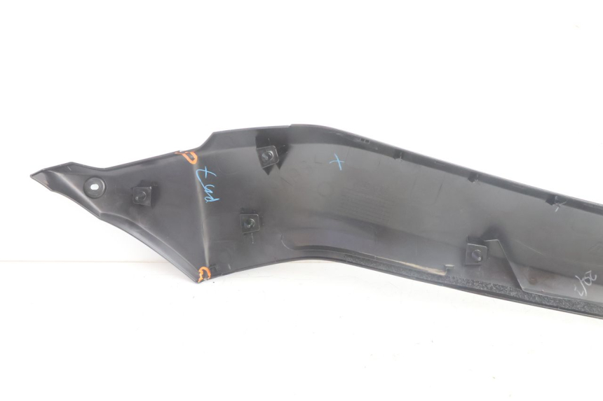 photo de UNTER SITZ VERKLEIDUNG LINKS YAMAHA N-MAX NMAX 125 (2021 - 2024) - Oberflächenzustand und Material