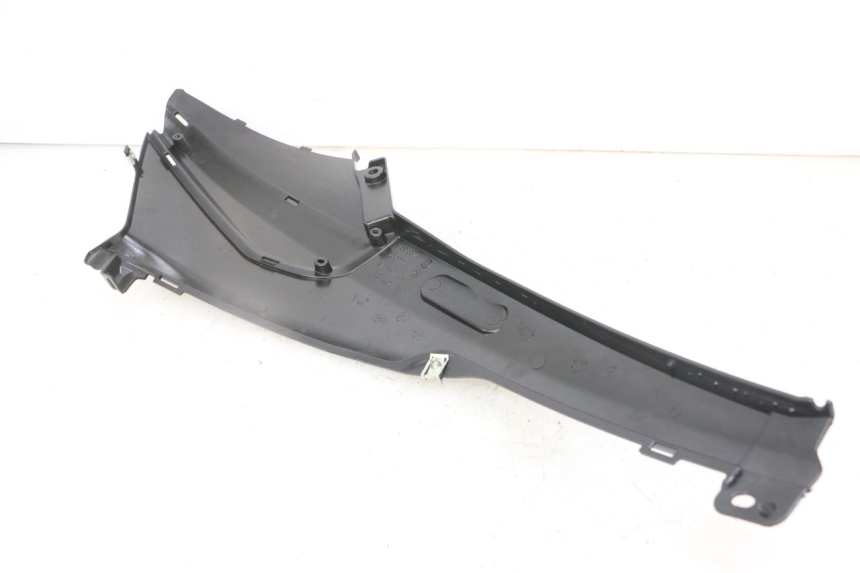 photo de UNTER SITZ VERKLEIDUNG LINKS PIAGGIO NRG POWER PUREJET 50 (2018 - 2021) - Zoom auf Gebrauchszustand