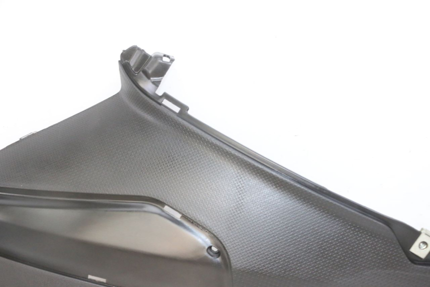 photo de UNTER SITZ VERKLEIDUNG LINKS PIAGGIO NRG POWER PUREJET 50 (2018 - 2021) - Details der Befestigungspunkte