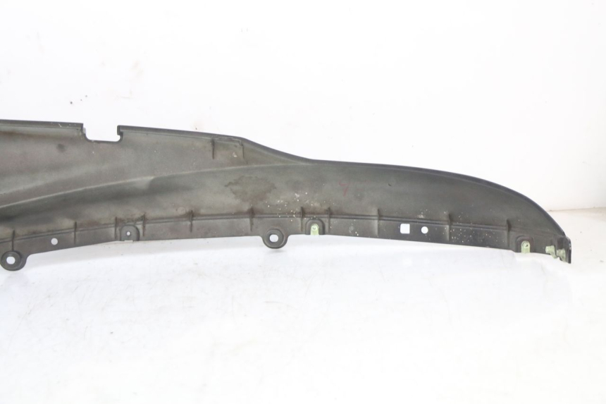 photo de LINKS UNTER DEM LINKEN SITZ PEUGEOT DJANGO 125 (2014 - 2017) - Oberflächenzustand und Material