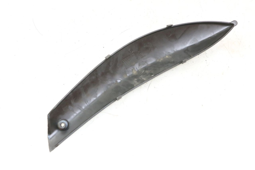 photo de UNTER SITZ VERKLEIDUNG LINKS PIAGGIO BEVERLY 125 (1998 - 2005) - Detailansicht des Bauteils