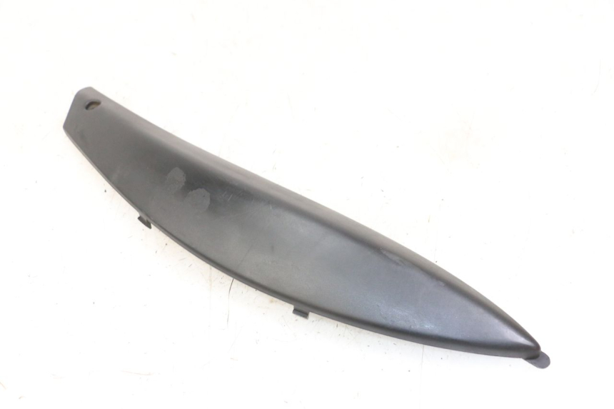 photo de UNTER SITZ VERKLEIDUNG LINKS PIAGGIO BEVERLY 125 (1998 - 2005) - Zoom auf Gebrauchszustand