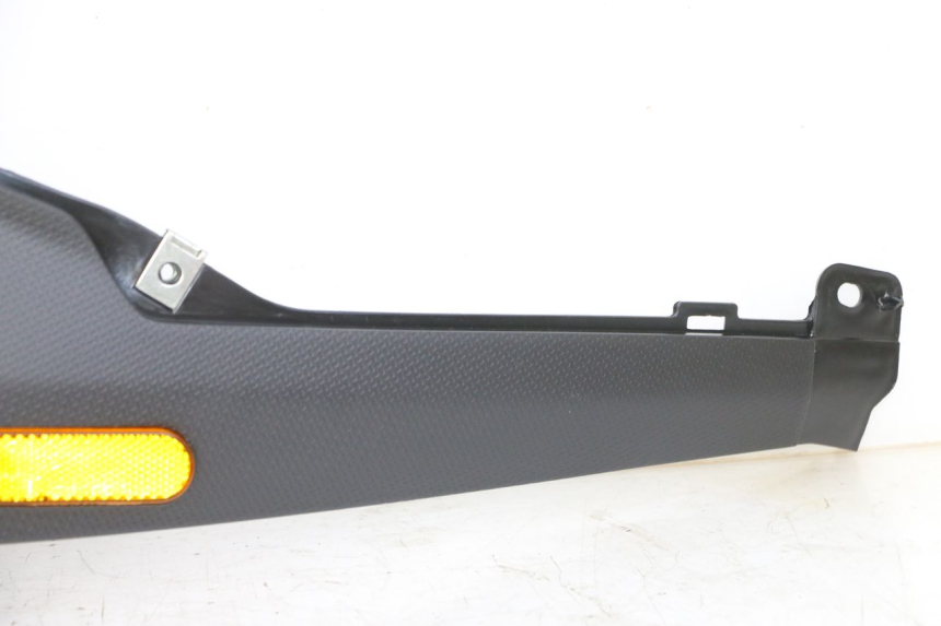 photo de UNTER SITZ VERKLEIDUNG LINKS PIAGGIO NRG POWER PUREJET 50 (2018 - 2021) - Details der Befestigungspunkte