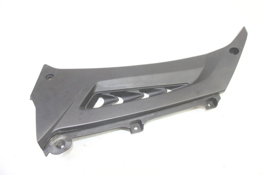 photo de UNTER SITZ VERKLEIDUNG LINKS MAG POWER R-STREET 50 (2016 - 2025) - Alternative Perspektive