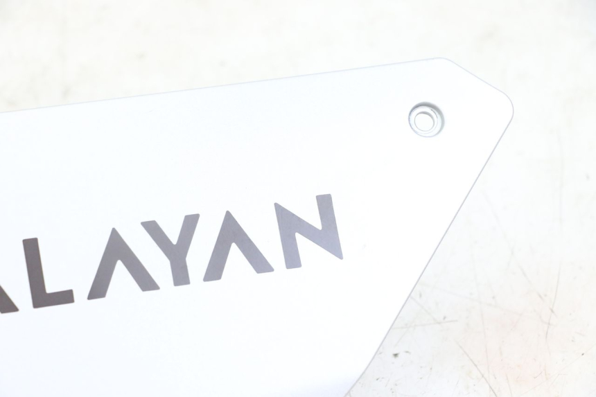 photo de UNTER SITZ VERKLEIDUNG LINKS ROYAL ENFIELD HYMALAYAN 410 (2016 - 2023) - Technische Nahaufnahme