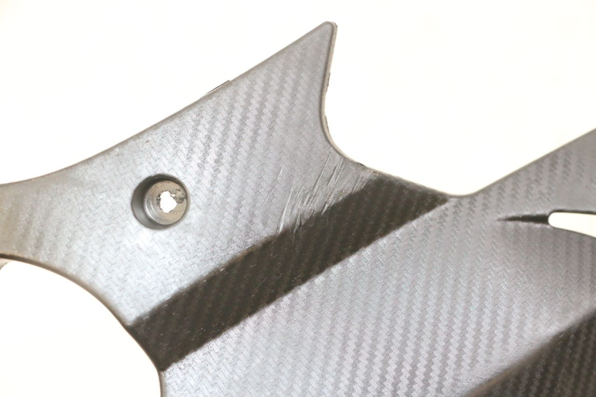 photo de UNTER SITZ VERKLEIDUNG LINKS GILERA RUNNER SL 50 (2006 - 2009) - Detailansicht des Bauteils