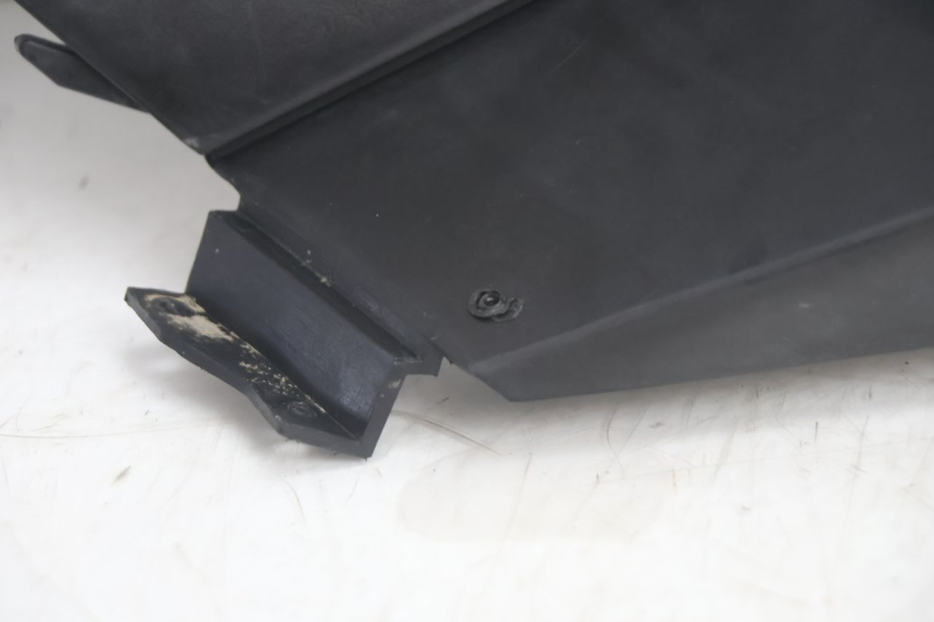 photo de UNTER SITZ VERKLEIDUNG LINKS RIDE SLASH 2T 50 (2012 - 2014) - Detailansicht des Bauteils