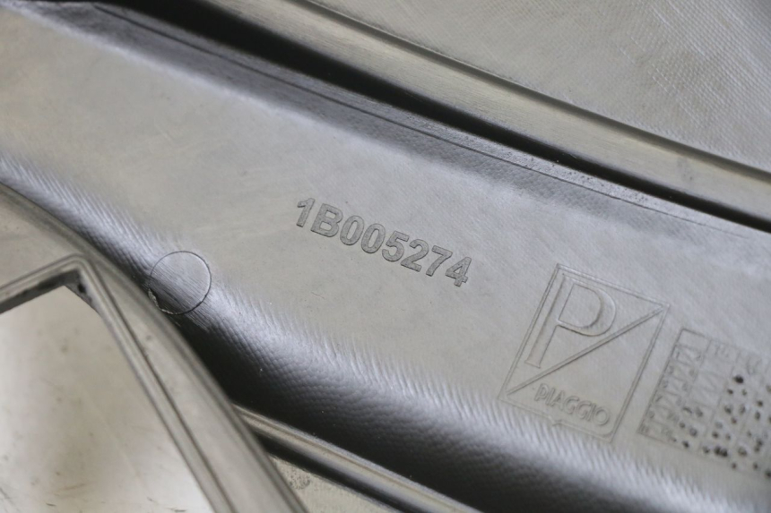 photo de UNTER SITZ VERKLEIDUNG LINKS APRILIA SR 2T 50 (2018 - 2022) - Technische Nahaufnahme