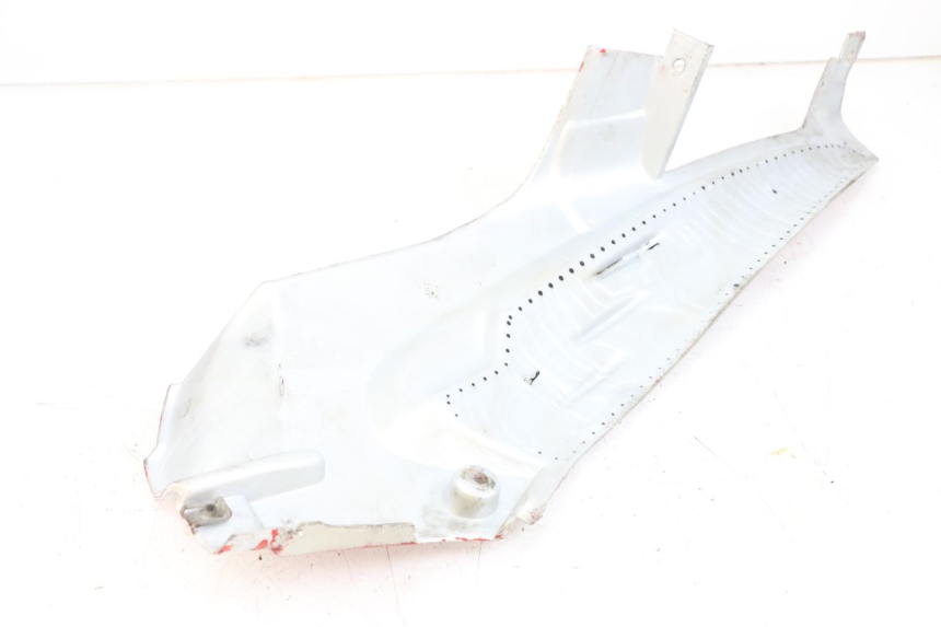 photo de UNTER SITZ VERKLEIDUNG LINKS APRILIA SR CARB LC 2T 50 (2004 - 2012) - Zoom auf Gebrauchszustand