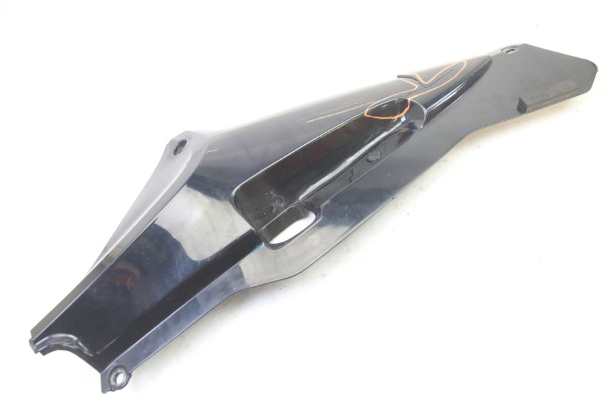 photo de UNTER SITZ VERKLEIDUNG LINKS HONDA ST PAN EUROPEAN 1300 (2002 - 2013) - Zoom auf Gebrauchszustand