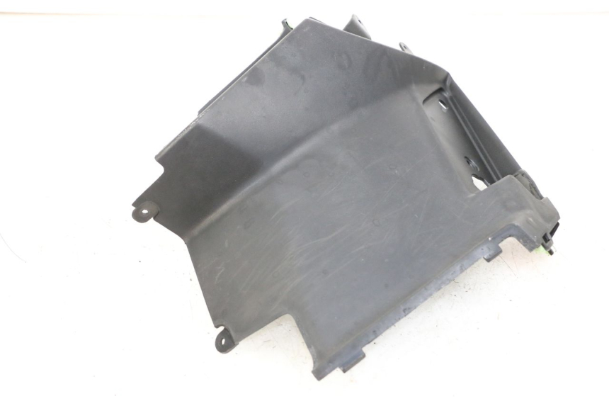 photo de UNTER SITZ VERKLEIDUNG LINKS PEUGEOT STREETZONE 2T 50 (2014 - 2019) - Technische Nahaufnahme