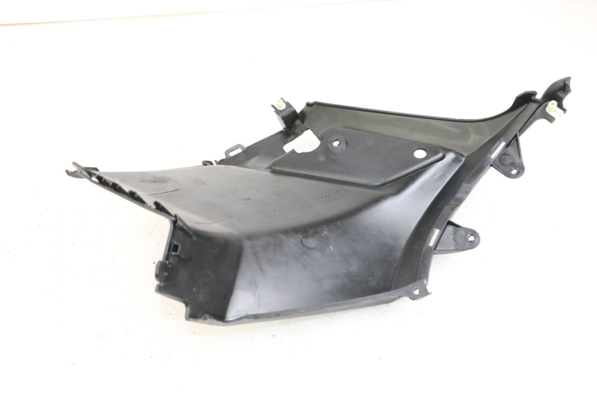 photo de UNTER SITZ VERKLEIDUNG LINKS PEUGEOT STREETZONE I 2T 50 (2018 - 2020) - Detailansicht des Bauteils