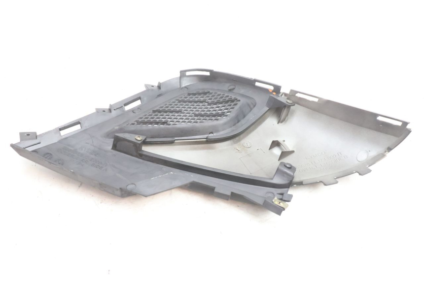 photo de UNTER SITZ VERKLEIDUNG LINKS KYMCO SUPER 8 2T 50 (2007 - 2013) - Details der Befestigungspunkte