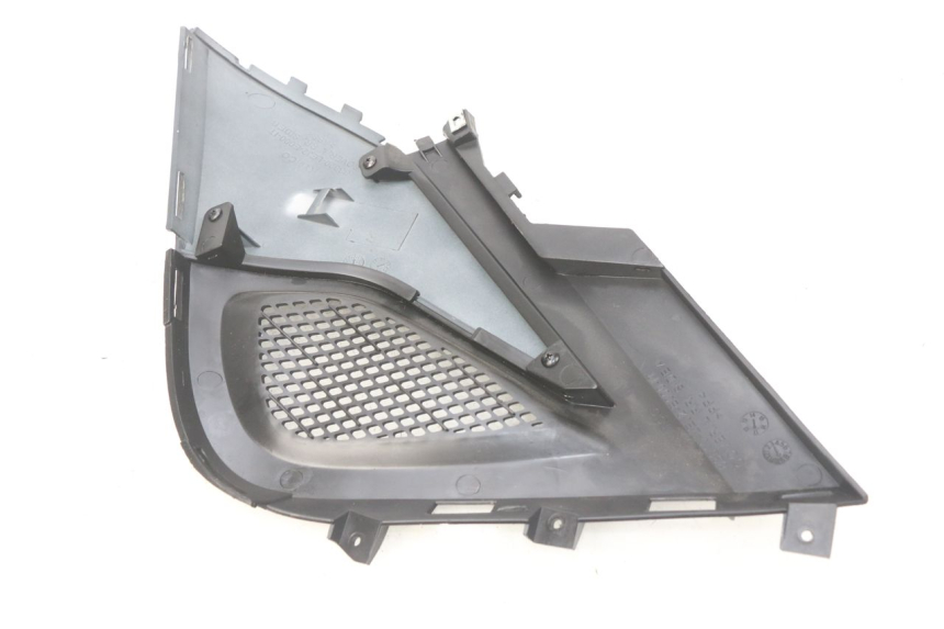 photo de UNTER SITZ VERKLEIDUNG LINKS KYMCO SUPER 8 4T 50 (2018 - 2020) - Zoom auf Gebrauchszustand