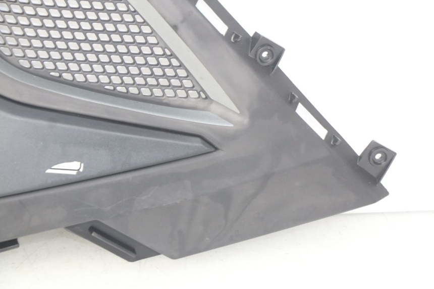 photo de UNTER SITZ VERKLEIDUNG LINKS KYMCO SUPER 8 4T 50 (2018 - 2020) - Details der Befestigungspunkte