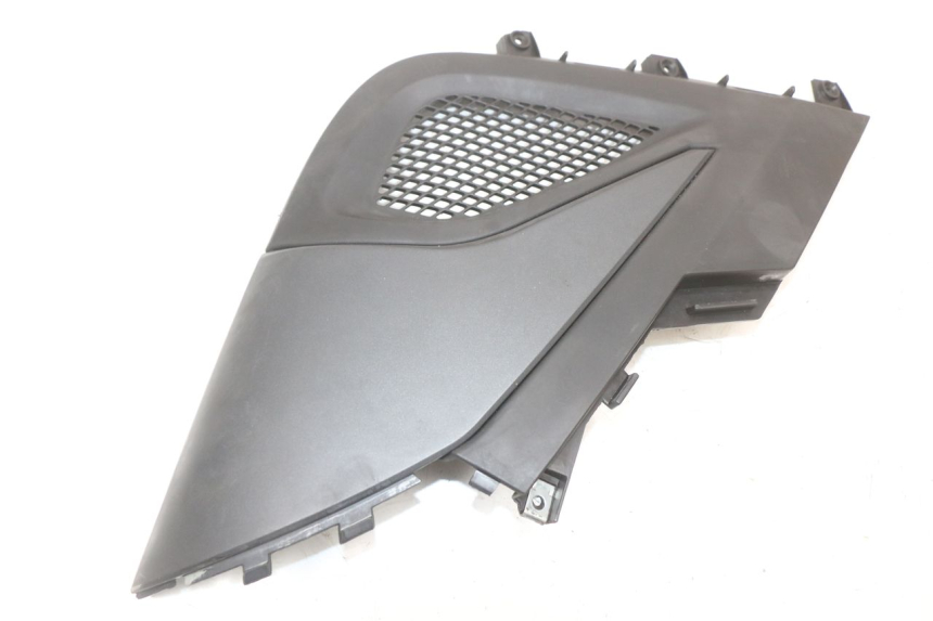 photo de UNTER SITZ VERKLEIDUNG LINKS KYMCO SUPER 8 4T 50 (2021 - 2024) - Zoom auf Gebrauchszustand