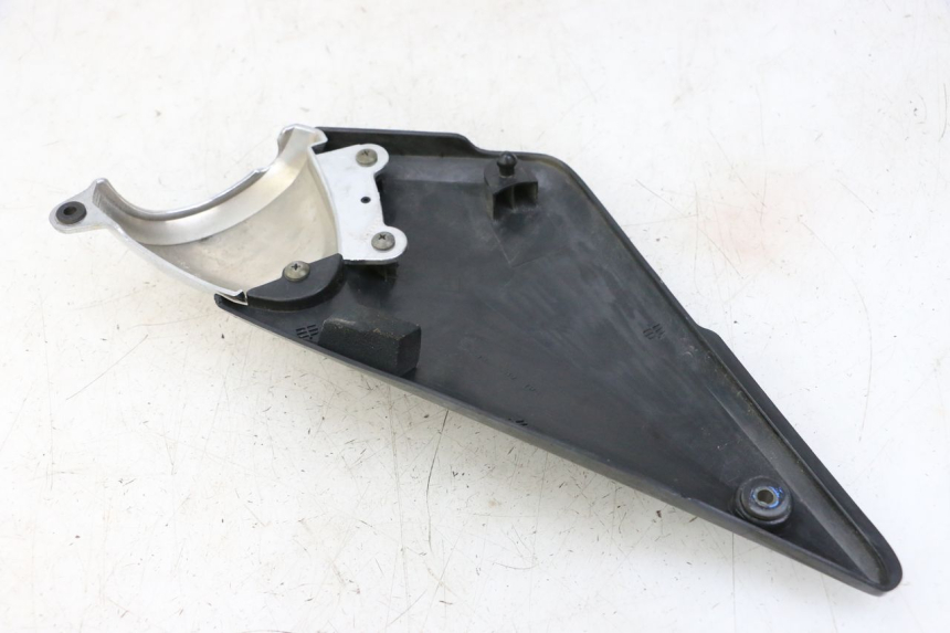 photo de LINKS UNTER DEM LINKEN SITZ SUZUKI GSF S BANDIT 600 (2000 - 2004) - Zoom auf Gebrauchszustand