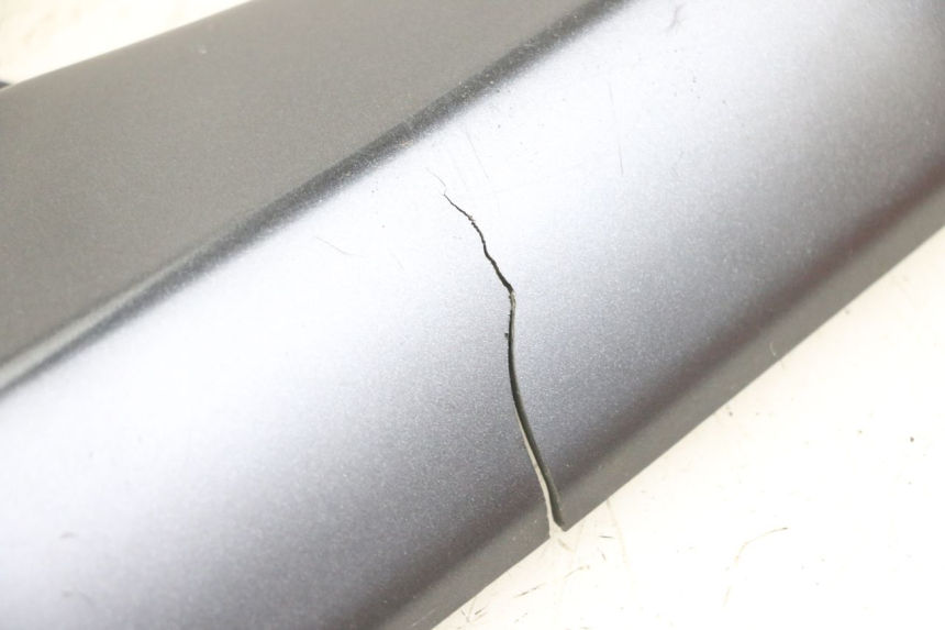 photo de UNTER SITZ VERKLEIDUNG LINKS SUZUKI GSX F GSXF 650 (2007 - 2015) - Detailansicht des Bauteils