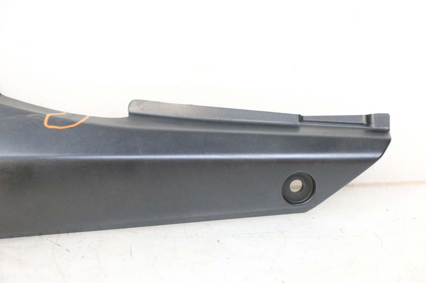 photo de UNTER SITZ VERKLEIDUNG LINKS SUZUKI GSX F GSXF 650 (2007 - 2015) - Details der Befestigungspunkte