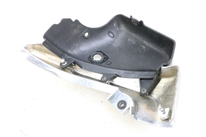 photo de UNTER SITZ VERKLEIDUNG LINKS SUZUKI VL INTRUDER 125 (2004 - 2007) - Alternative Perspektive