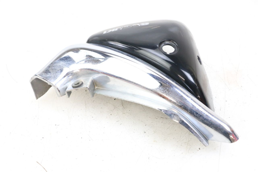 photo de UNTER SITZ VERKLEIDUNG LINKS SUZUKI VL INTRUDER 125 (2004 - 2007) - Kennzeichnungen und Originalreferenzen