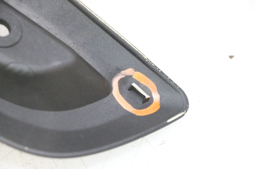 photo de LINKS UNTER DEM LINKEN SITZ YAMAHA X-MAX XMAX 125 (2010 - 2013) - Alternative Perspektive