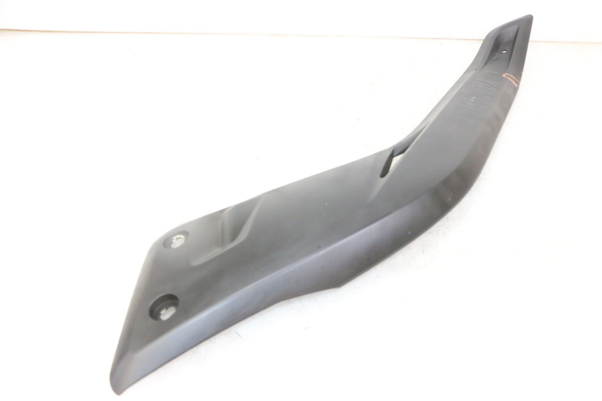 photo de LINKS UNTER DEM LINKEN SITZ YAMAHA X-MAX XMAX 125 (2010 - 2013) - Details der Befestigungspunkte