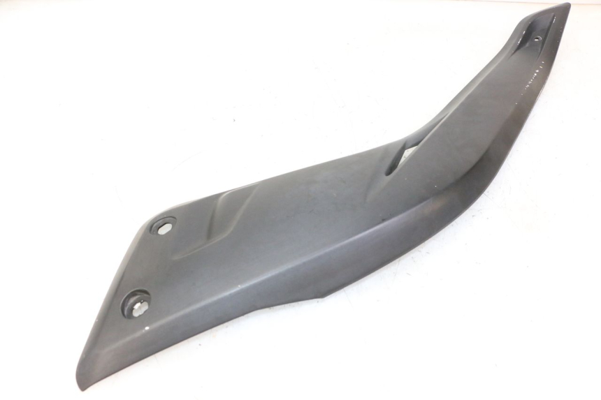 photo de LINKS UNTER DEM LINKEN SITZ YAMAHA X-MAX XMAX 125 (2010 - 2013) - Detailansicht des Bauteils