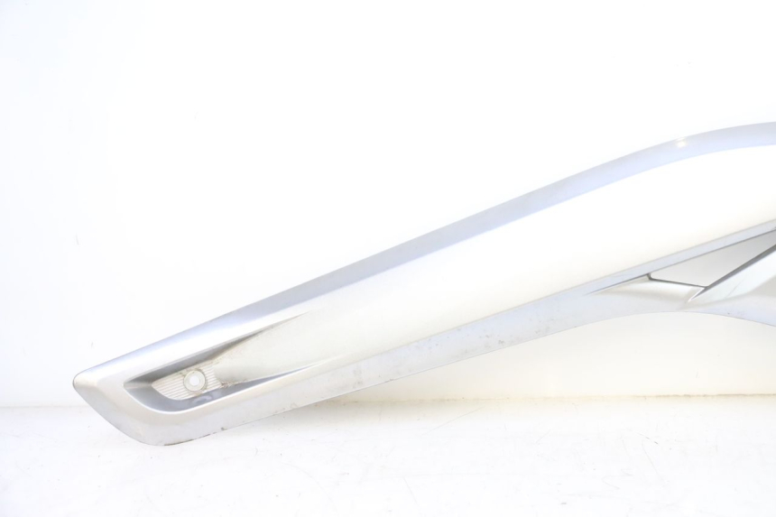 photo de LINKS UNTER DEM LINKEN SITZ YAMAHA X-MAX XMAX 125 (2010 - 2013) - Detailansicht des Bauteils