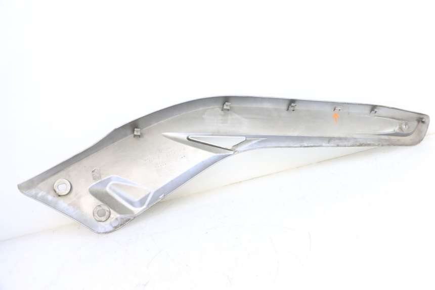 photo de LINKS UNTER DEM LINKEN SITZ YAMAHA X-MAX XMAX 125 (2010 - 2013) - Details der Befestigungspunkte