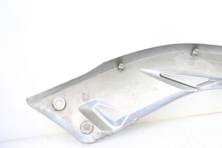 photo de LINKS UNTER DEM LINKEN SITZ YAMAHA X-MAX XMAX 125 (2010 - 2013) - Oberflächenzustand und Material