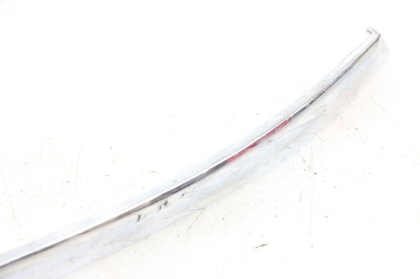 photo de UNTER SITZ VERKLEIDUNG LINKS PIAGGIO X8 125 (2004 - 2007) - Zoom auf Gebrauchszustand