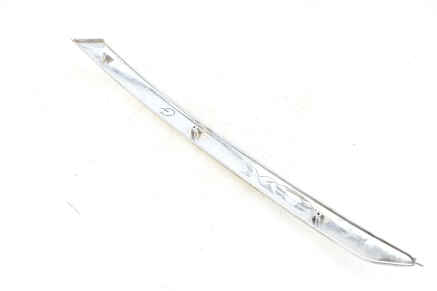 photo de UNTER SITZ VERKLEIDUNG LINKS PIAGGIO X8 125 (2004 - 2007) - Detailansicht des Bauteils