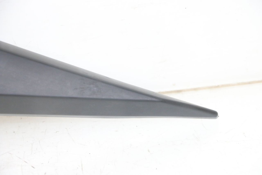 photo de UNTER SITZ VERKLEIDUNG LINKS YAMAHA XJ6 ABS 600 (2008 - 2016) - Details der Befestigungspunkte