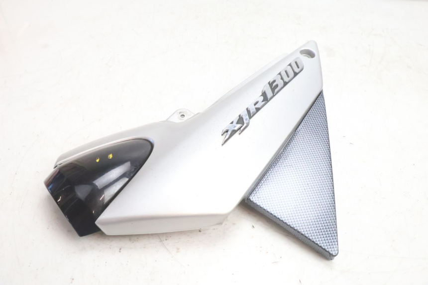 photo de UNTER SITZ VERKLEIDUNG LINKS YAMAHA XJR 1300 (1998 - 2002) - Alternative Perspektive