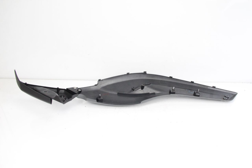 photo de UNTER SITZ VERKLEIDUNG LINKS YAMAHA XP T-MAX TMAX 500 (2008 - 2012) - Details der Befestigungspunkte