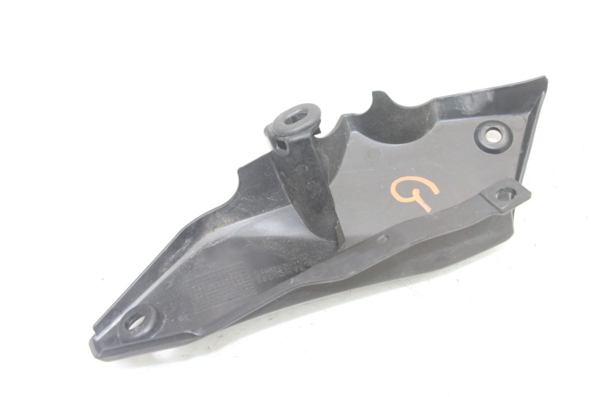 photo de UNTER SITZ VERKLEIDUNG LINKS YAMAHA TRACER 7 700 (2020 - 2024) - Alternative Perspektive