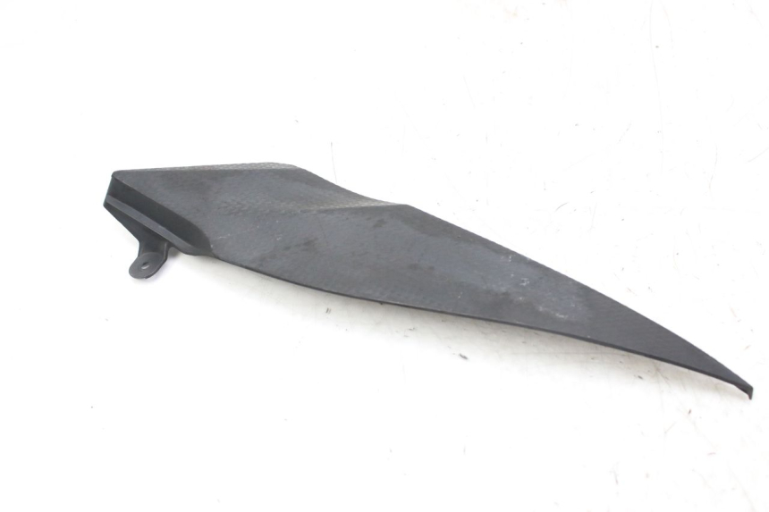 photo de LINKS UNTER DEM LINKEN SITZ YAMAHA YZF R1 1000 (2007 - 2008) - Details der Befestigungspunkte