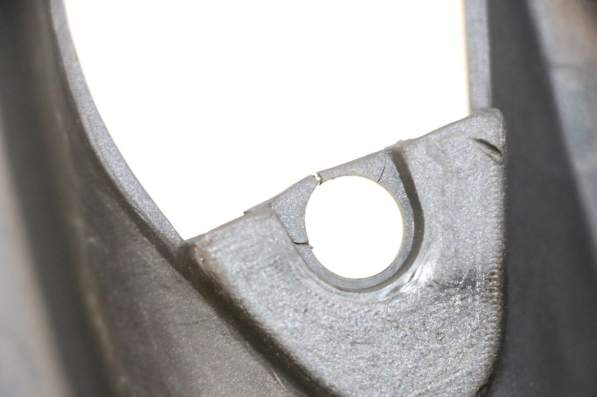 photo de UNTER SITZ VERKLEIDUNG LINKS KAWASAKI ZR 7 750 (1999 - 2004) - Zoom auf Gebrauchszustand