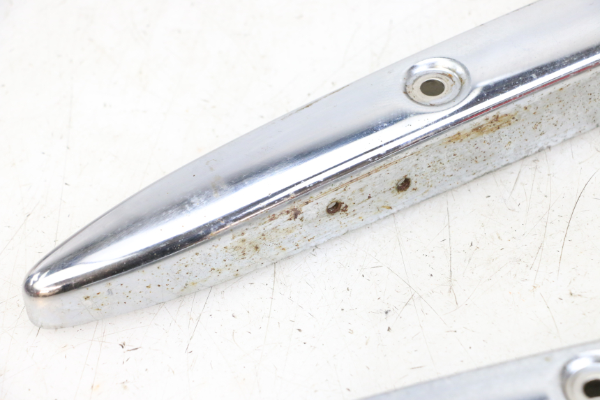 photo de UNTER SITZ VERKLEIDUNG SUZUKI GZ MARAUDER 125 (1998 - 2004) - Zoom auf Gebrauchszustand