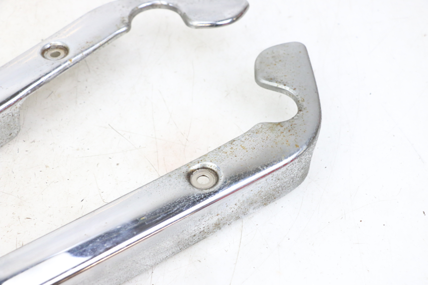 photo de UNTER SITZ VERKLEIDUNG SUZUKI GZ MARAUDER 125 (1998 - 2004) - Technische Nahaufnahme