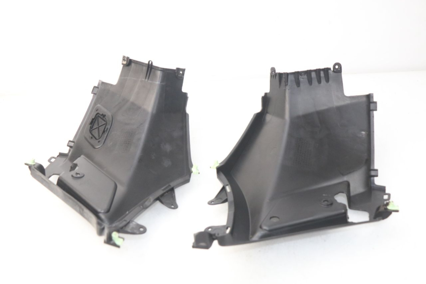 photo de SITZBANKABDECKUNG PEUGEOT KISBEE 2T 50 (2010 - 2017) - Detailansicht des Bauteils