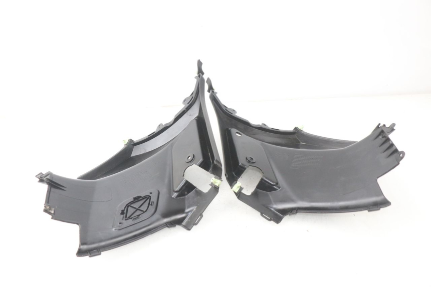 photo de SITZBANKABDECKUNG PEUGEOT KISBEE 2T 50 (2010 - 2017) - Details der Befestigungspunkte