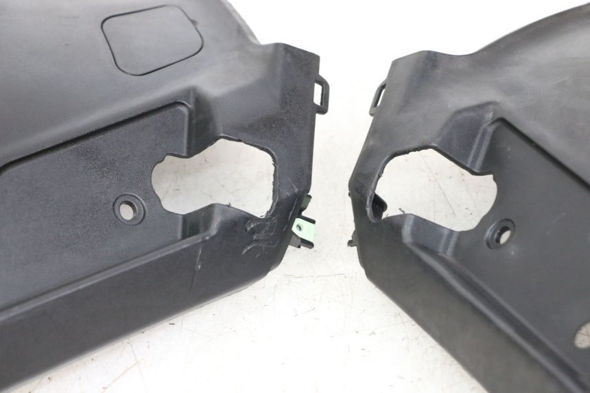 photo de UNTER SITZ VERKLEIDUNG PEUGEOT KISBEE 2T 50 (2018 - 2022) - Technische Nahaufnahme