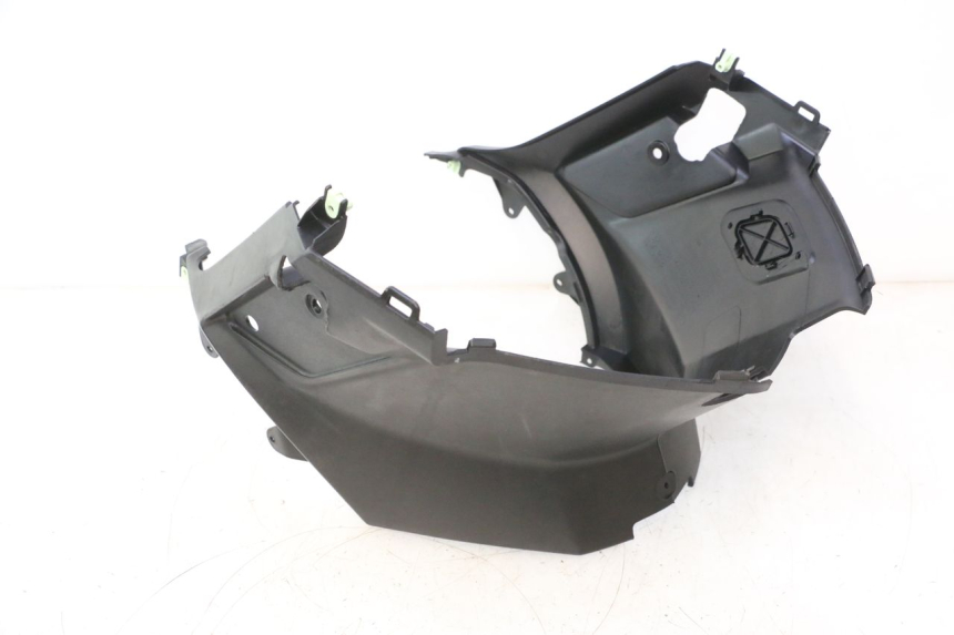 photo de UNTER SITZ VERKLEIDUNG PEUGEOT KISBEE 4T 50 (2023 - 2026) - Details der Befestigungspunkte