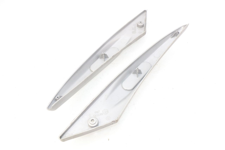 photo de SITZBANKABDECKUNG PIAGGIO LIBERTY 4T 50 (2004 - 2008) - Detailansicht des Bauteils