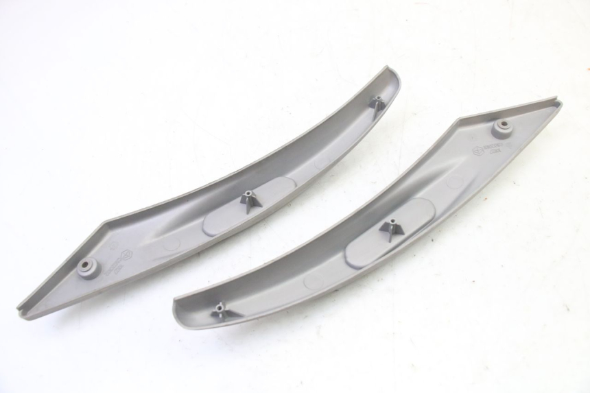 photo de SITZBANKABDECKUNG PIAGGIO LIBERTY 4T 50 (2009 - 2015) - Technische Nahaufnahme